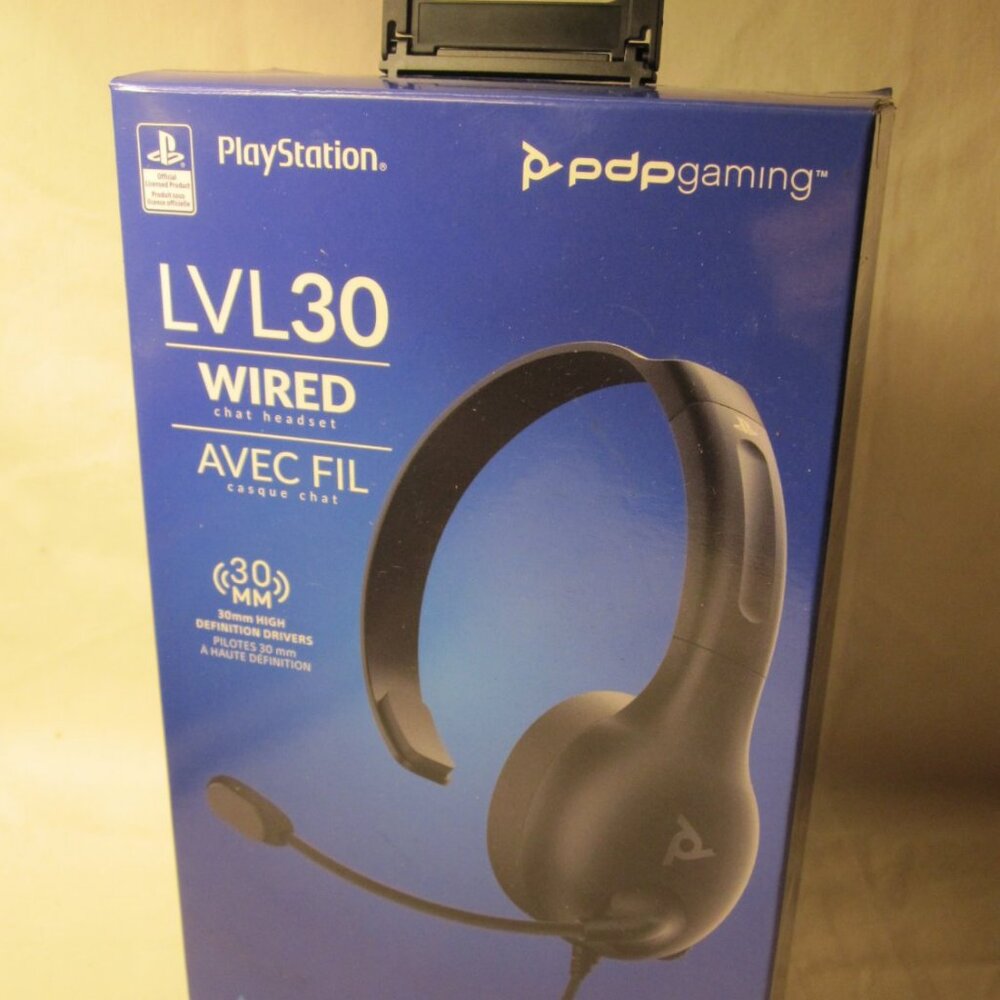 2020 Playstation 4 / PS4 PDP Gaming Wired Chat Headset, model LVL30- brand new